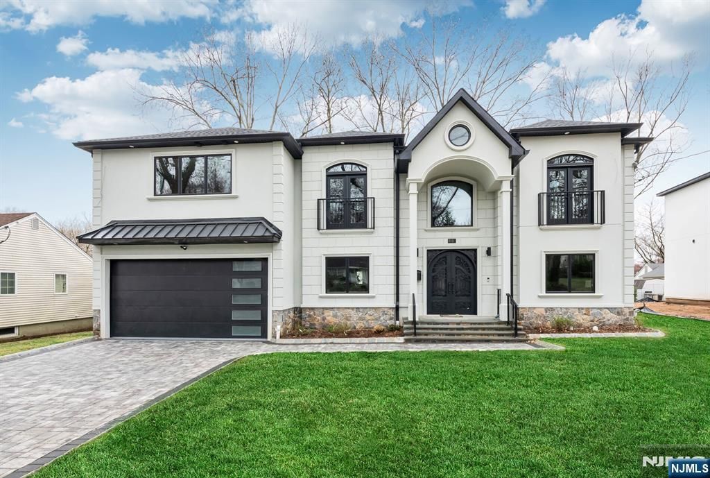 Photo of 88 Benton Road, Paramus, NJ 07652 (MLS # 25009664)