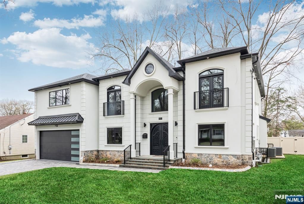 Photo of 88 Benton Road, Paramus, NJ 07652 (MLS # 25009664)