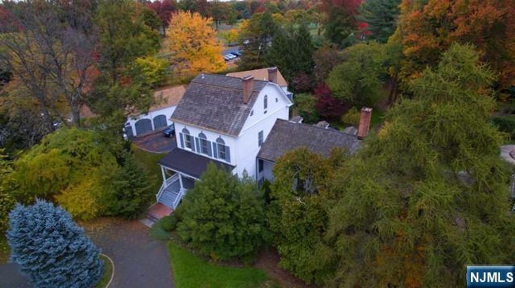 Photo of 218 Paramus Road, Paramus, NJ 07652 (MLS # 26014964)
