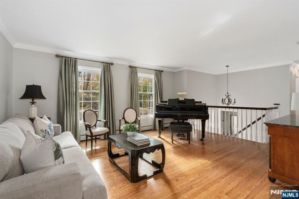 Photo of 757 Sunset Terrace, Franklin Lakes, NJ 07417 (MLS # 25036819)