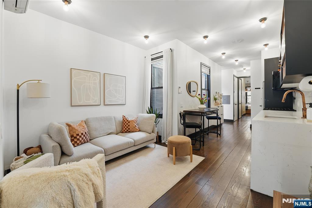 Property for Sale at 43 Thorne Street 1B, Jersey City, New Jersey - Bedrooms: 2 
Bathrooms: 2  - $525,000