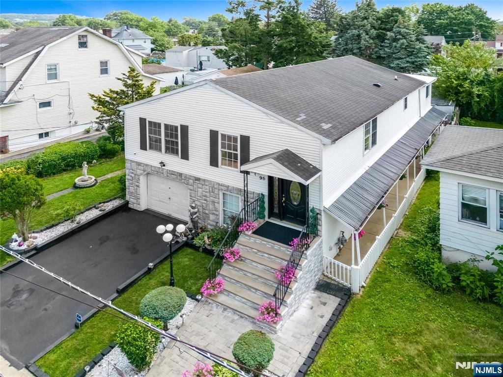 95 Burlington Avenue