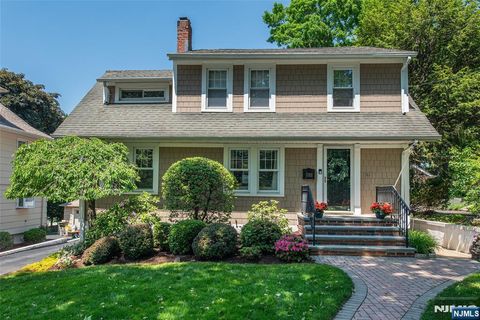 Photo of 10 Irving Place, Nutley, NJ 07110 (MLS # 26018902)
