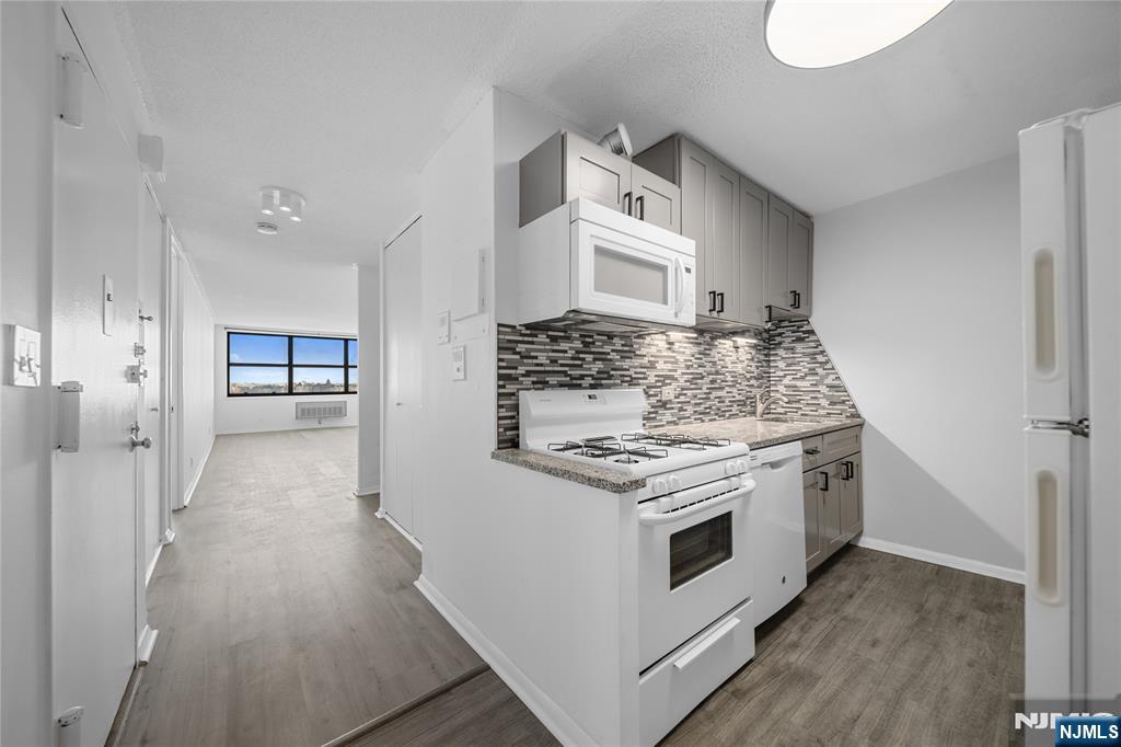 7000 Boulevard East 41L