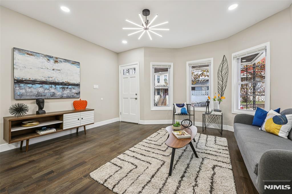 299 Claremont Avenue