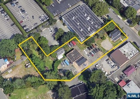 MLS: 25007374