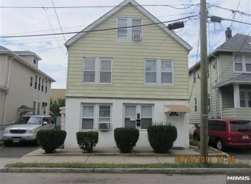 This property is 2 bedrooms 1 full bath. It is recently renovated in 2025. It is close to transportation, shopping, parks, and schools. The closest train station 2ND FL LR KIT 2BRS FULL BATH Move in Ready