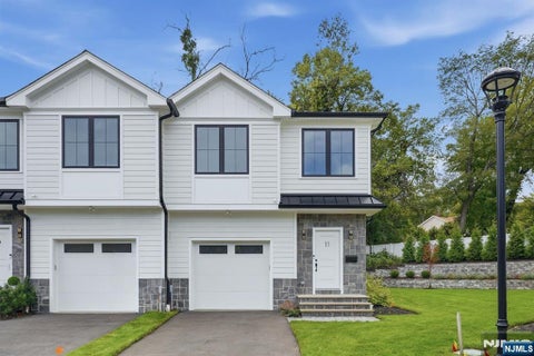 Photo of 11 Fey Place, Oradell, NJ 07649 (MLS # 26036377)