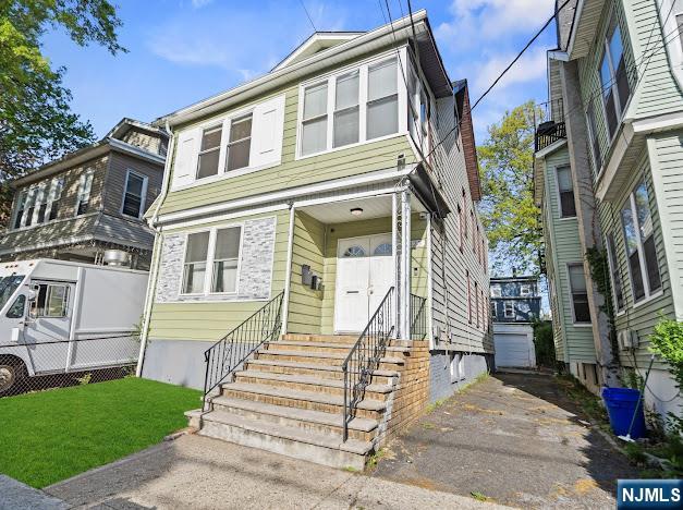 Rental Property at 125 Columbia Ave, Newark, New Jersey - Bedrooms: 3 
Bathrooms: 1 
Rooms: 6  - $2,700 MO.