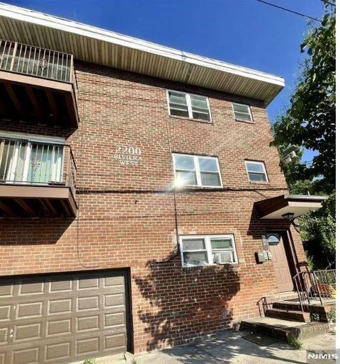 Photo of 2200 Paterson Plank Rd #25, North Bergen, NJ 07047 (MLS # 26009013)
