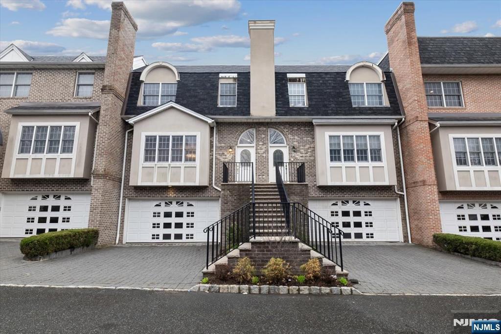126 Stonegate Trail 27, Cresskill, New Jersey - 3 Bedrooms  
3 Bathrooms - 