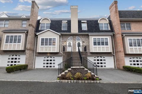 126 Stonegate Trail Unit 27, Cresskill, NJ 07626 - MLS#: 25011453