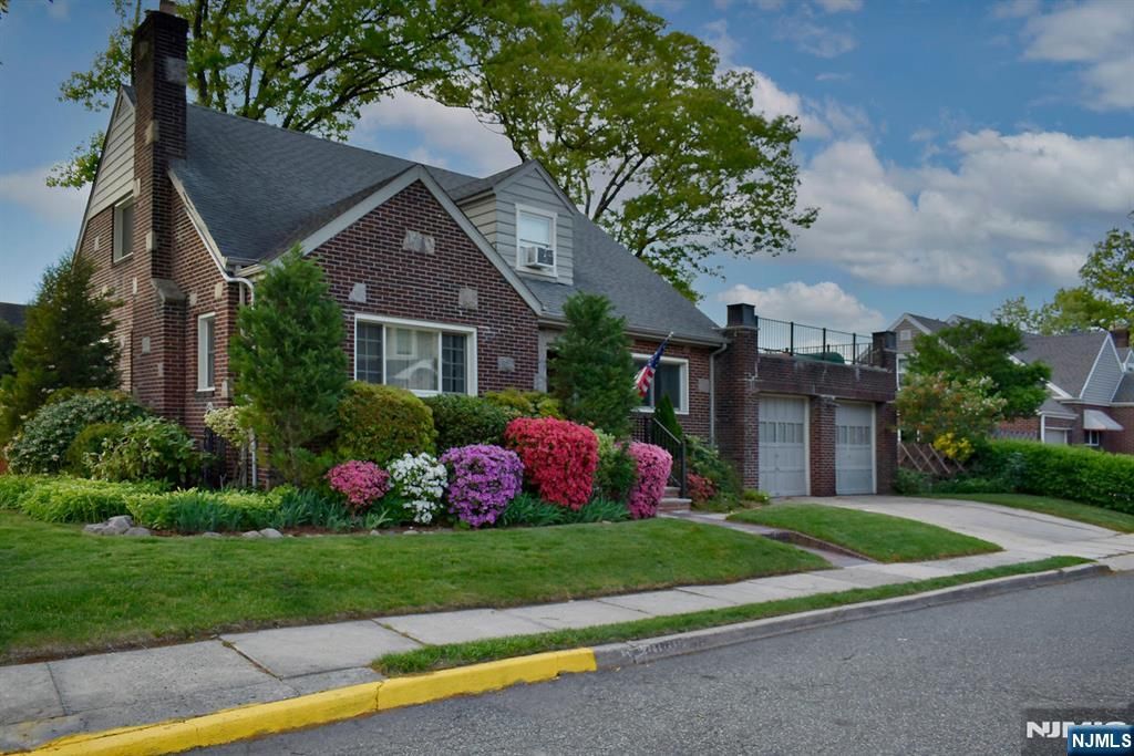 Photo of 585 Monroe Place, Ridgefield, NJ 07657 (MLS # 26014751)