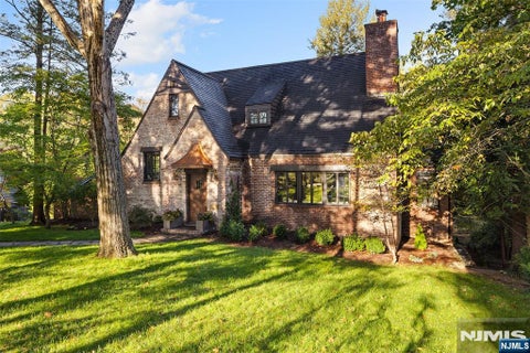 Photo of 773 W Saddle River Road, Ho-Ho-Kus, NJ 07423 (MLS # 26040482)