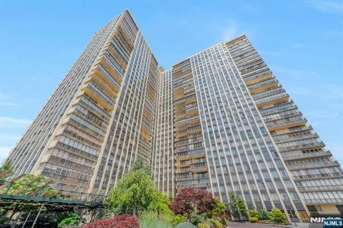 300 Winston 2105 Cliffside Park NJ 07010
