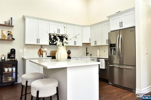 Photo of 1133 Sycamore Lane, Mahwah, NJ 07430 (MLS # 26010814)