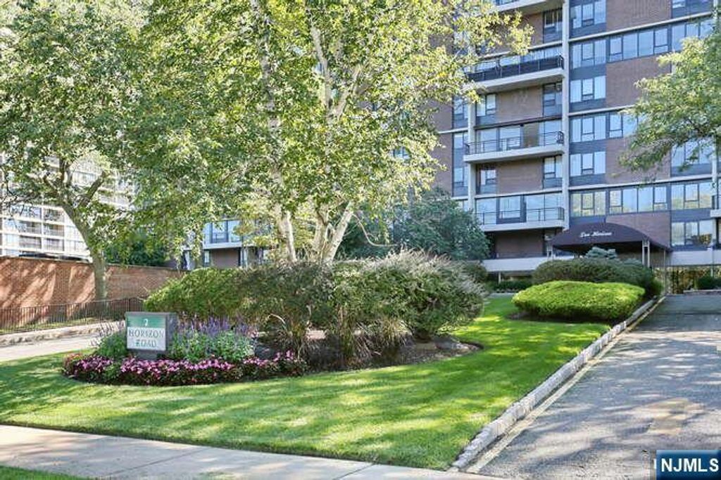 Photo of 2 Horizon Road #404, Fort Lee, NJ 07024 (MLS # 26011629)