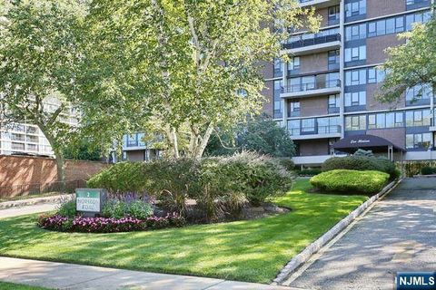 2 Horizon Road 404 Fort Lee NJ 07024