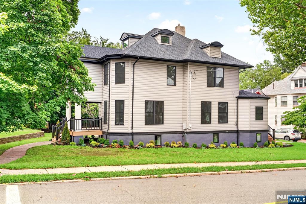 447 Queen Anne Road