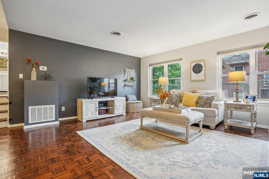 361 Claremont Avenue C6103