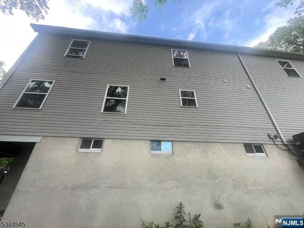 Photo of 42 Riverlawn Drive, Wayne, NJ 07470 (MLS # 26014982)
