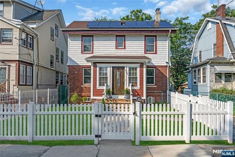 267 Weequahic Avenue Newark NJ 07112