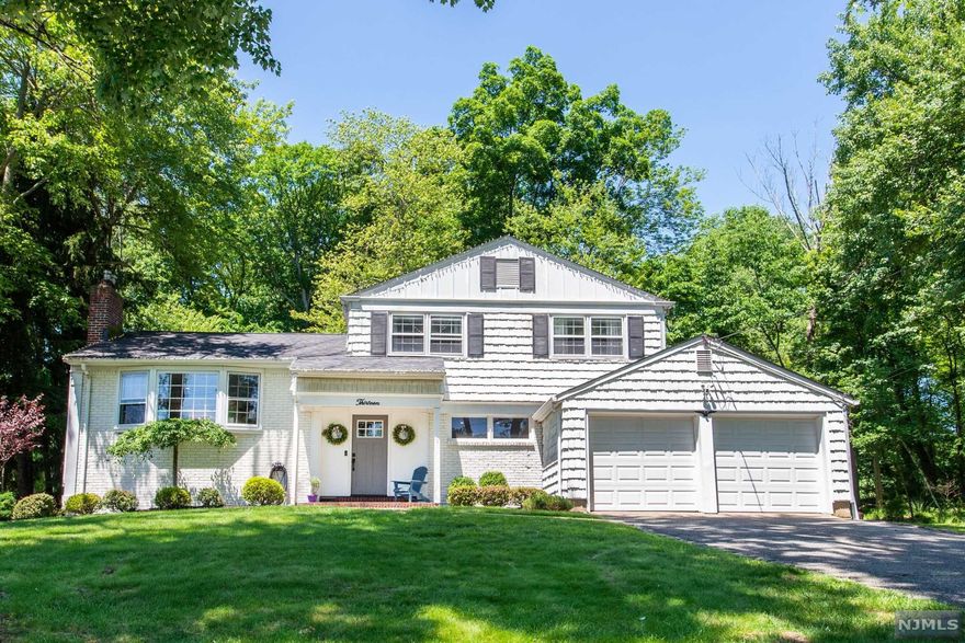 Private Cul-De-Sac location on a quiet street in MOST PRESTIGIOUS Livingston! OPEN FLOOR PLAN 2000+ sq ft Split Level featuring 4 Bedroom, 2 1/2 Bath on LEVEL 0.32 Acres LOT that has a feel of a soccer field. Tastefully UPDATED Kitchen w/Granite Breakfast Bar and SS appliances OPEN to Dining Room. 2nd Level MASTER Bedroom w/Full Bath and 2 nice sized Closets. Ground Level incl Family Room, 4th Bedroom and HGTV Powder Room. Full 500+ sq ft Unfinished Basement w/Laundry & Storage. New Roof 2021. Steps away from Burnet Hill Elementary & Playground, Little league fields and more!! MOVE right in and Enjoy life!