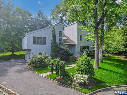 18 Mission Way Tenafly NJ 07670