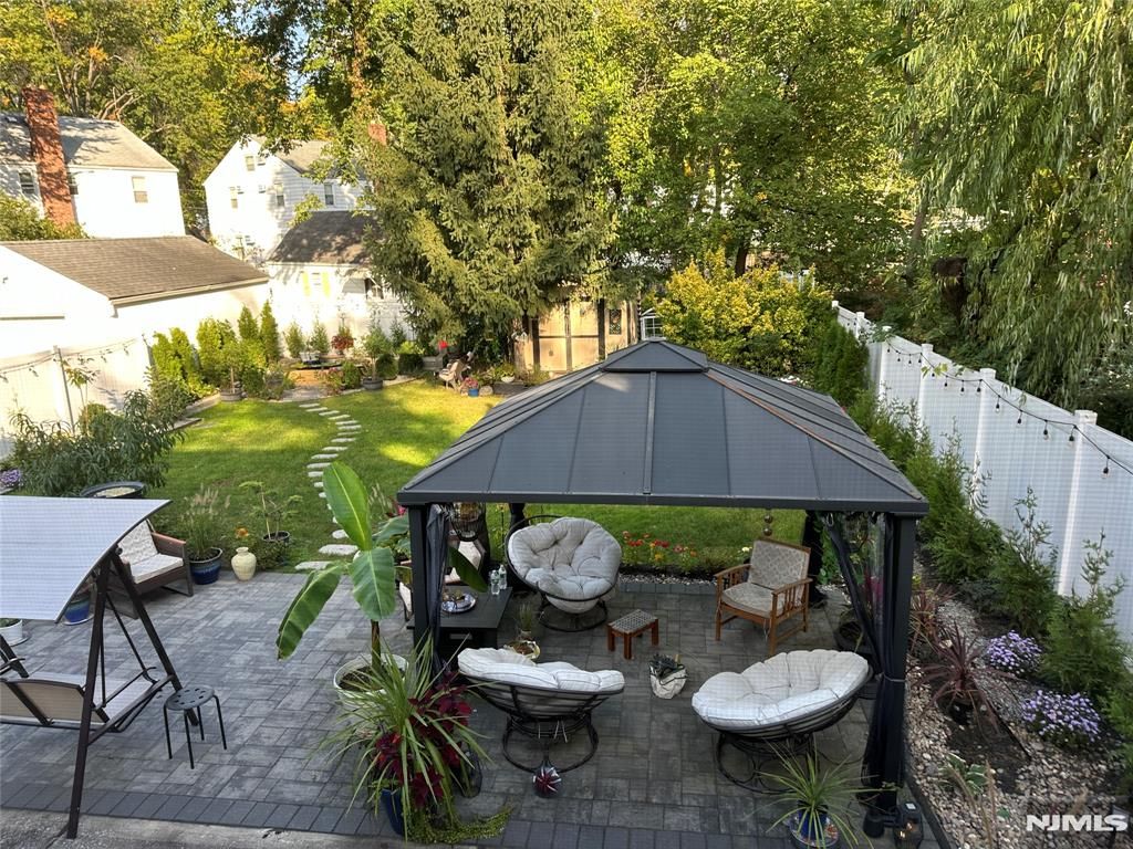 Photo of 659 River Road, Teaneck, NJ 07666 (MLS # 26004973)