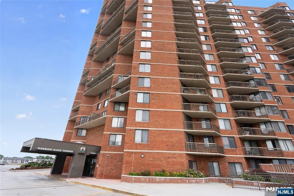 1020 Harmon Cove Tower 1020