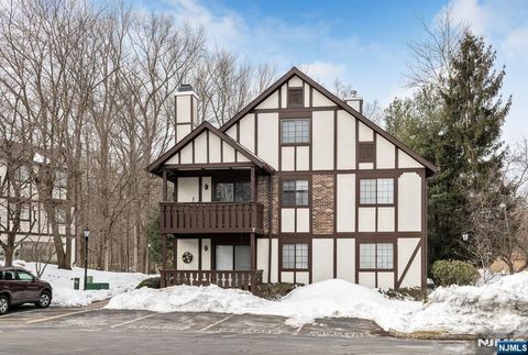 Photo of 707 Thoreau Court, Mahwah, NJ 07430 (MLS # 26005995)