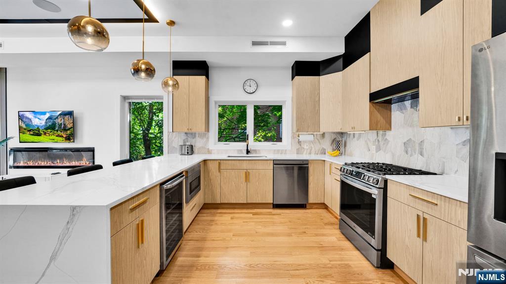 21 Highland Avenue 1