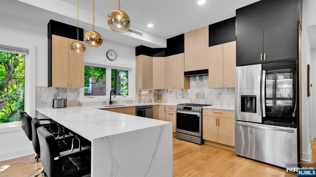 21 Highland Avenue 1