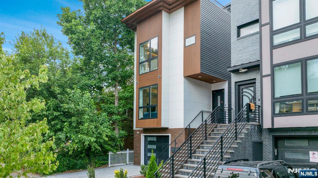 21 Highland Avenue 1