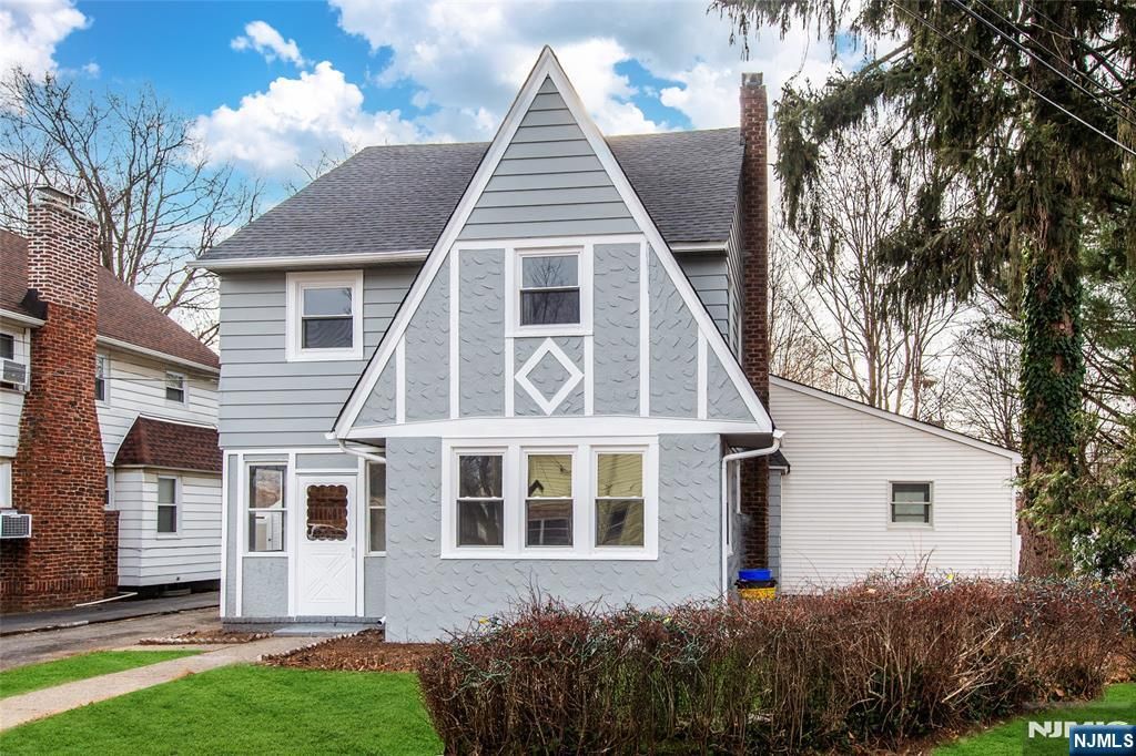 Photo of 24 Argonne Court, Teaneck, NJ 07666 (MLS # 25044000)