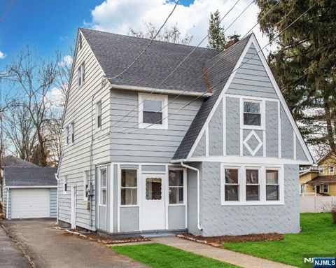 Photo of 24 Argonne Court, Teaneck, NJ 07666 (MLS # 25044000)