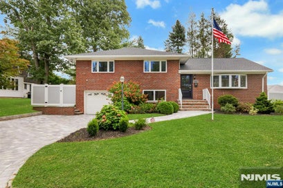 11 Raymond Street Englewood Cliffs NJ 07632