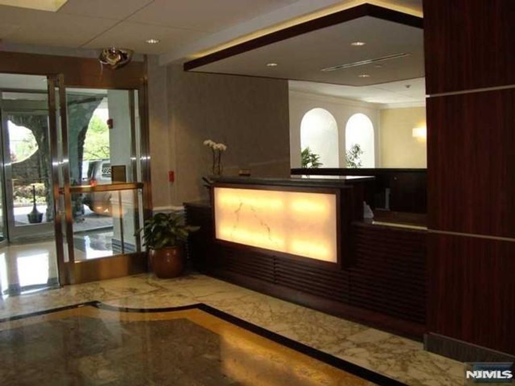 Photo of 2100 Linwood Avenue #15P, Fort Lee, NJ 07024 (MLS # 26006959)