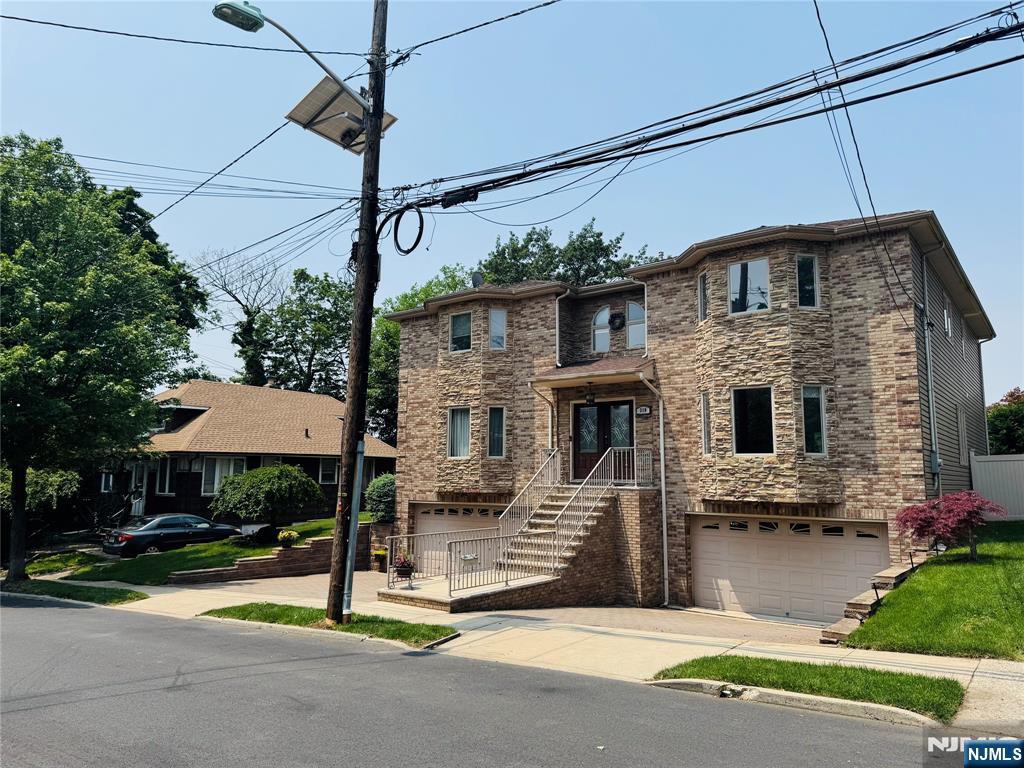 Rental Property at 310 Madison St B, Carlstadt, New Jersey - Bedrooms: 3 
Bathrooms: 3 
Rooms: 6  - $4,300 MO.