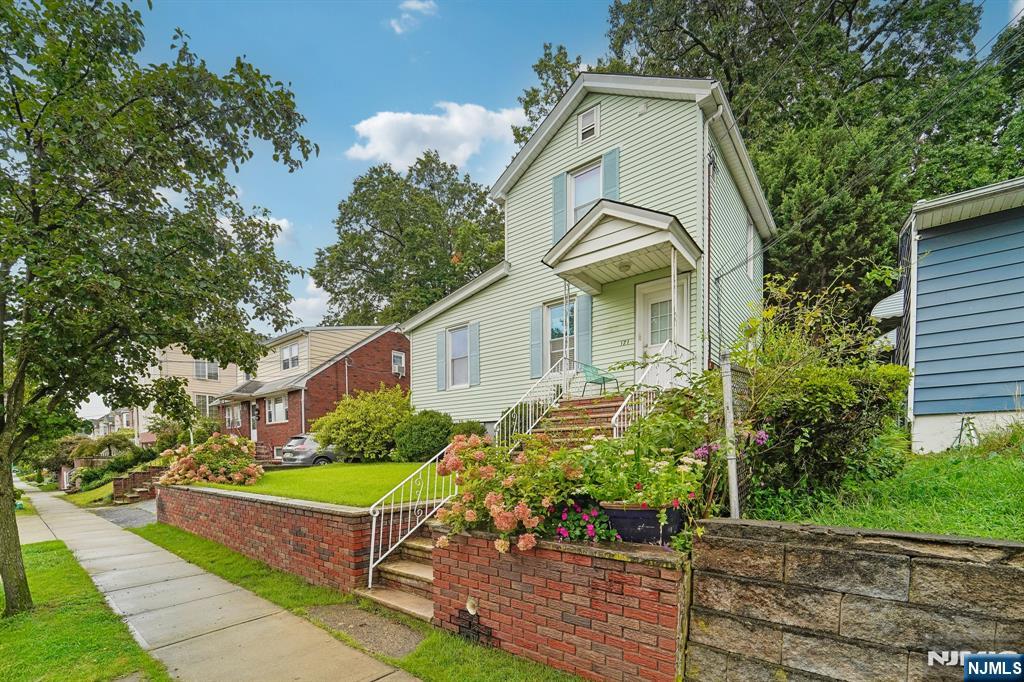 171 Van Winkle Street