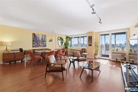 Photo of 6040 Boulevard East #32E, West New York, NJ 07093 (MLS # 25041267)