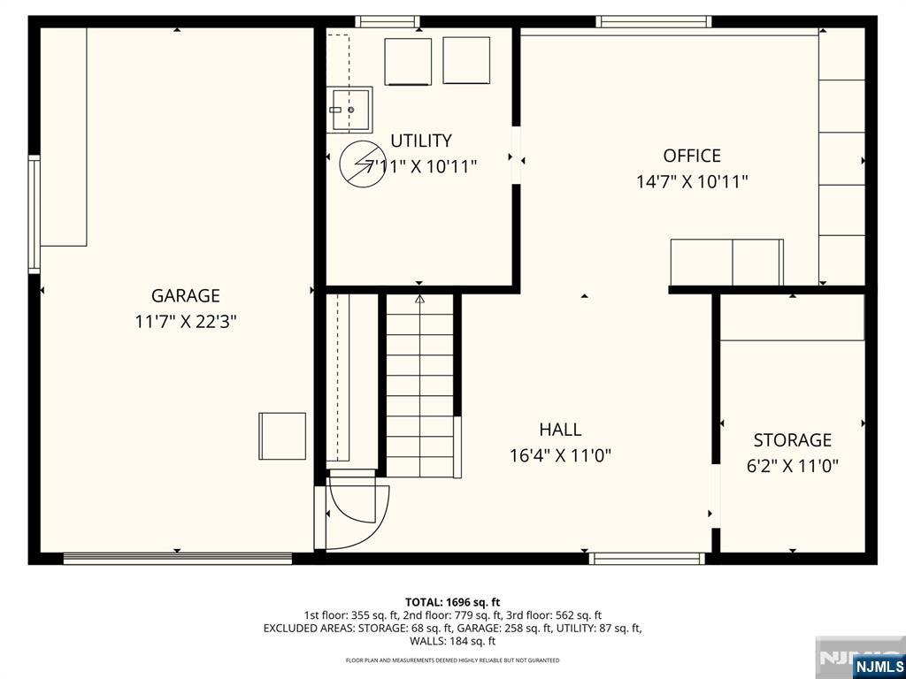 Main image without alt text