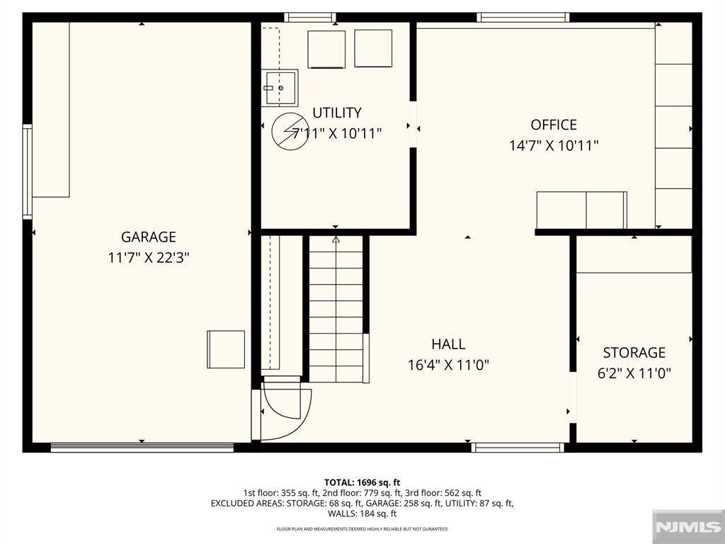 Main image without alt text