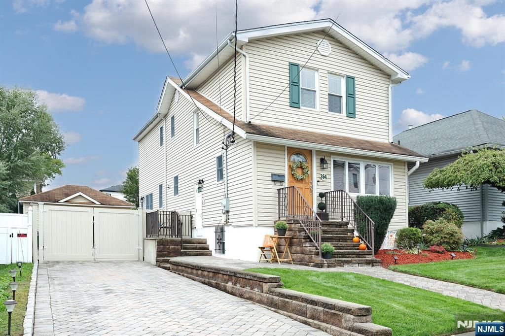 Photo of 364 Wood Ridge Avenue, Wood Ridge, NJ 07075 (MLS # 25036997)