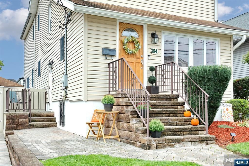 Photo of 364 Wood Ridge Avenue, Wood Ridge, NJ 07075 (MLS # 25036997)
