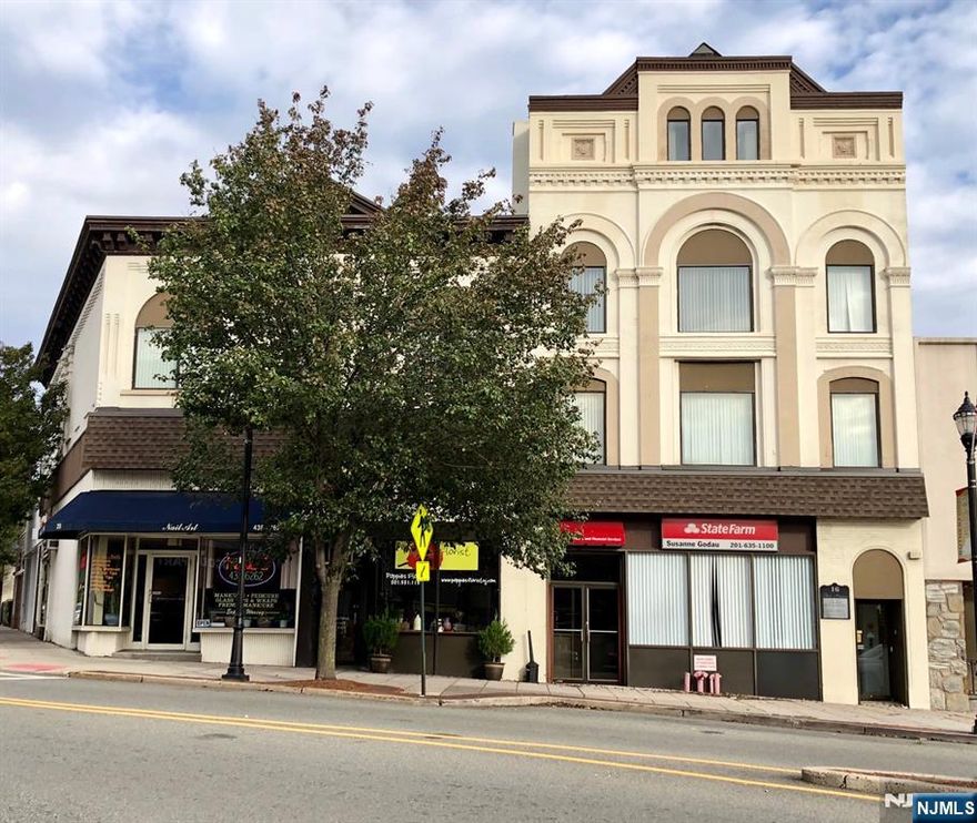 Top floor of prime office space located in Center of downtown. Large suite. elevator, plus private rear steps. Large conference rm/ with smaller offices Newly renovated. Garabedian Commercial/investment division