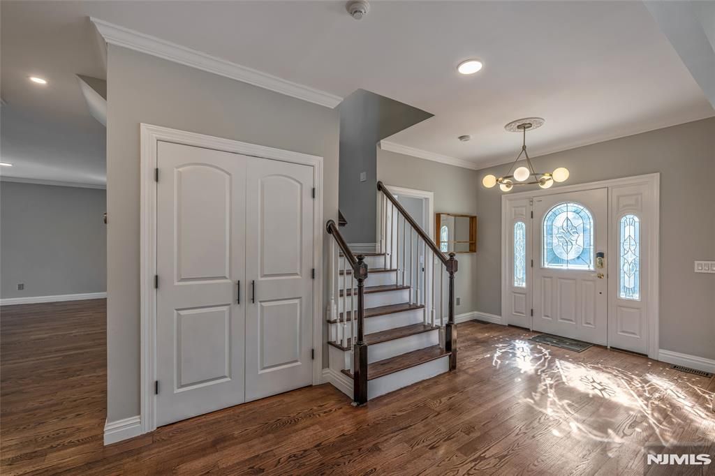 Photo of 33 Country Club Road, Tenafly, NJ 07670 (MLS # 26006353)