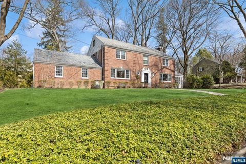7 S Park Drive, Tenafly, NJ 07670 - MLS#: 25009591