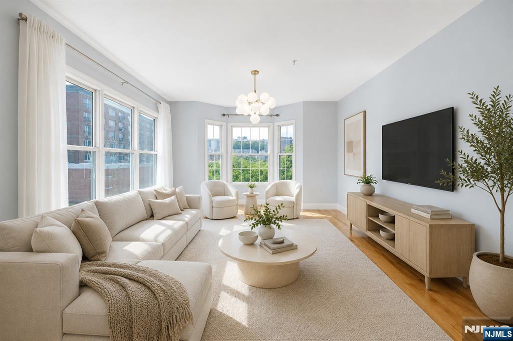 337 The Promenade 337