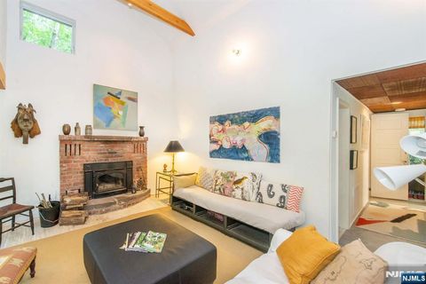 37 North Road Bloomingdale NJ 07420